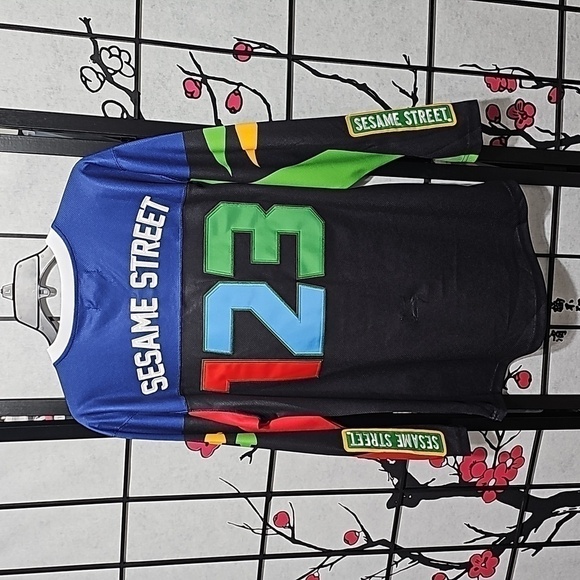 Sesame Street Hockey Jersey Size Medium NWT - Picture 4 of 10